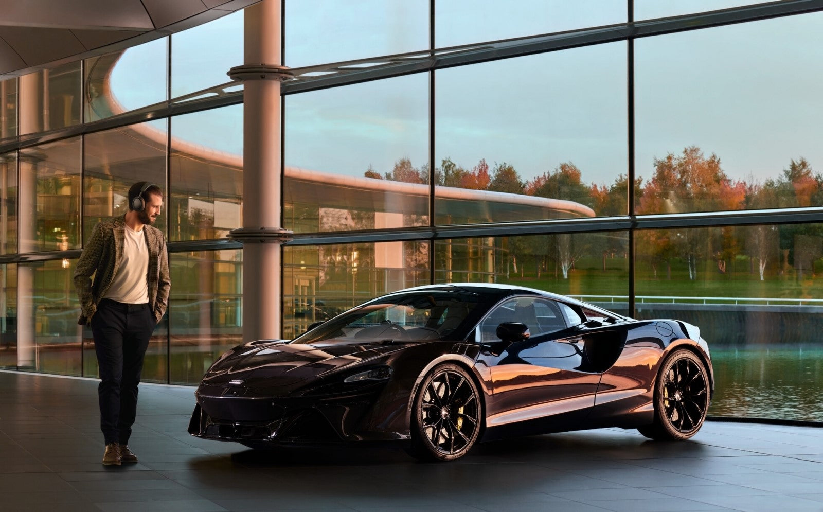 Bowers & Wilkins x McLaren Automotive Collaboration: Unleashing Unparalleled Audio Performance.